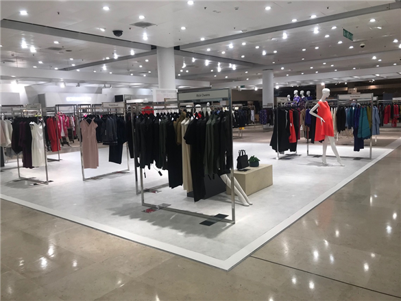 Qik-Link raised modular flooring chosen by Selfridges for a retail installation